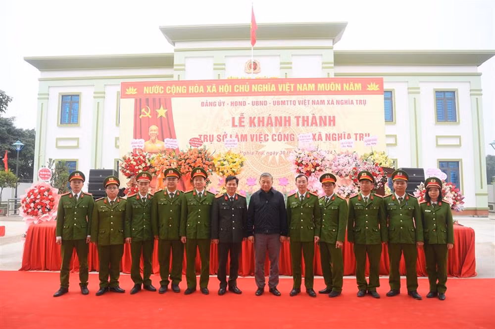 Bộ trưởng Bộ Công an dự lễ khánh thành trụ sở làm việc Công an xã Nghĩa Trụ -0