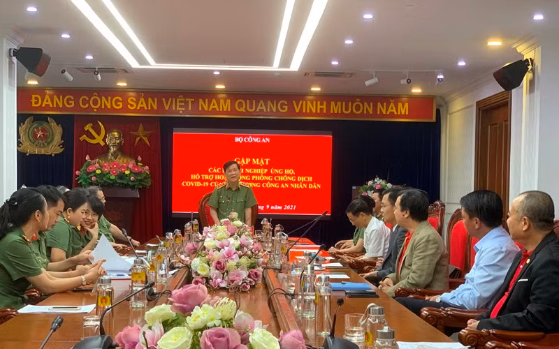 Gặp mặt, tri ân các doanh nghiệp đồng hành cùng lực lượng CAND trong công tác phòng, chống dịch COVID-19 -0