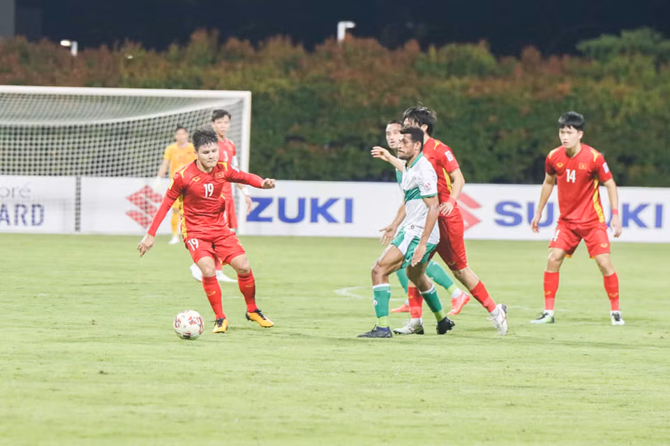 Việt Nam 0 - 0 Indonesia ( hiệp 2): Tiến Linh vào sân -0