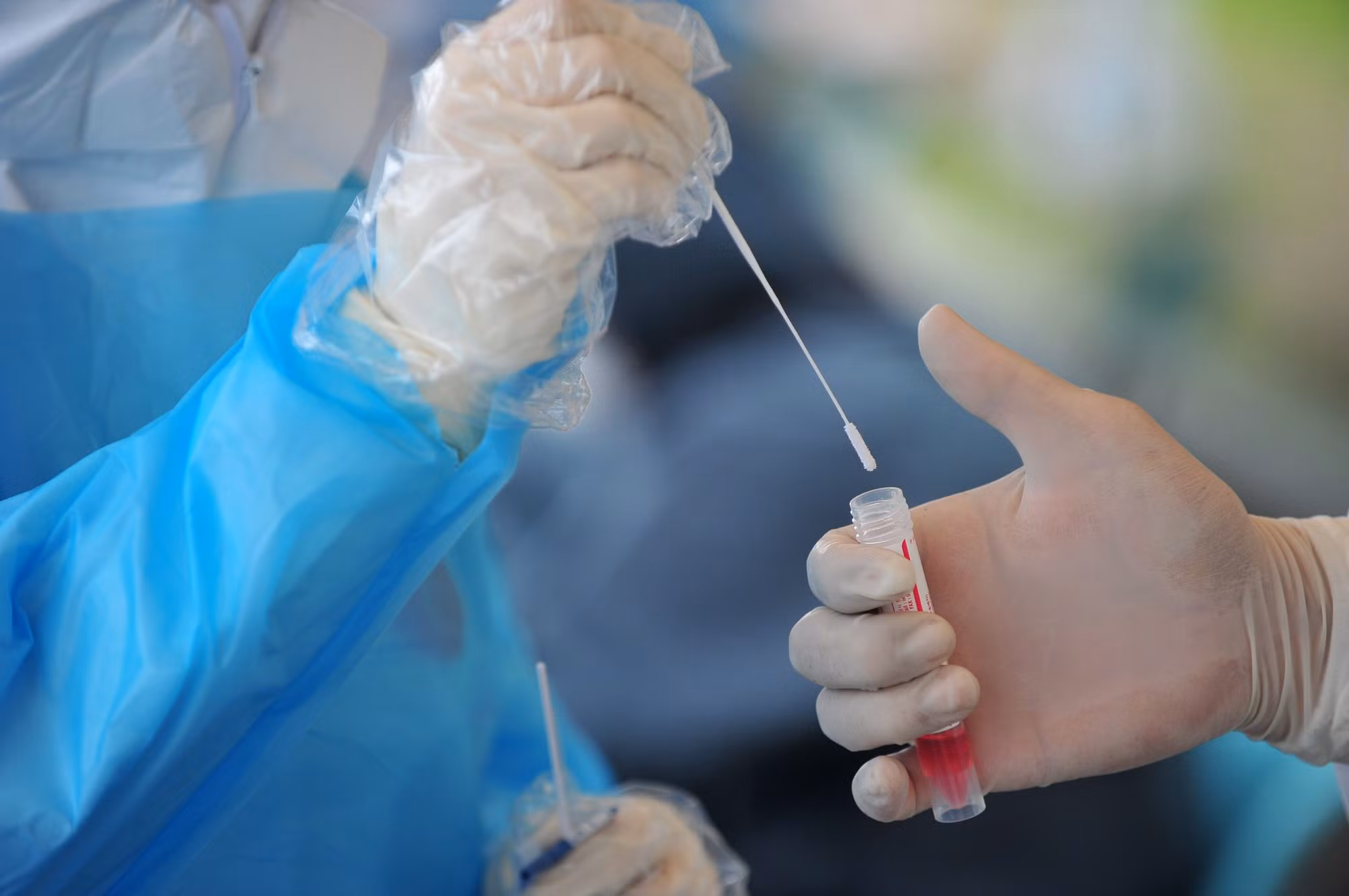 Bắt nghi phạm mua bán virus SARS-CoV-2 qua bưu điện -0