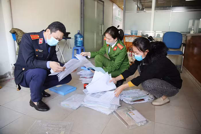 10.000 người vướng đường dây cho vay nặng lãi -0