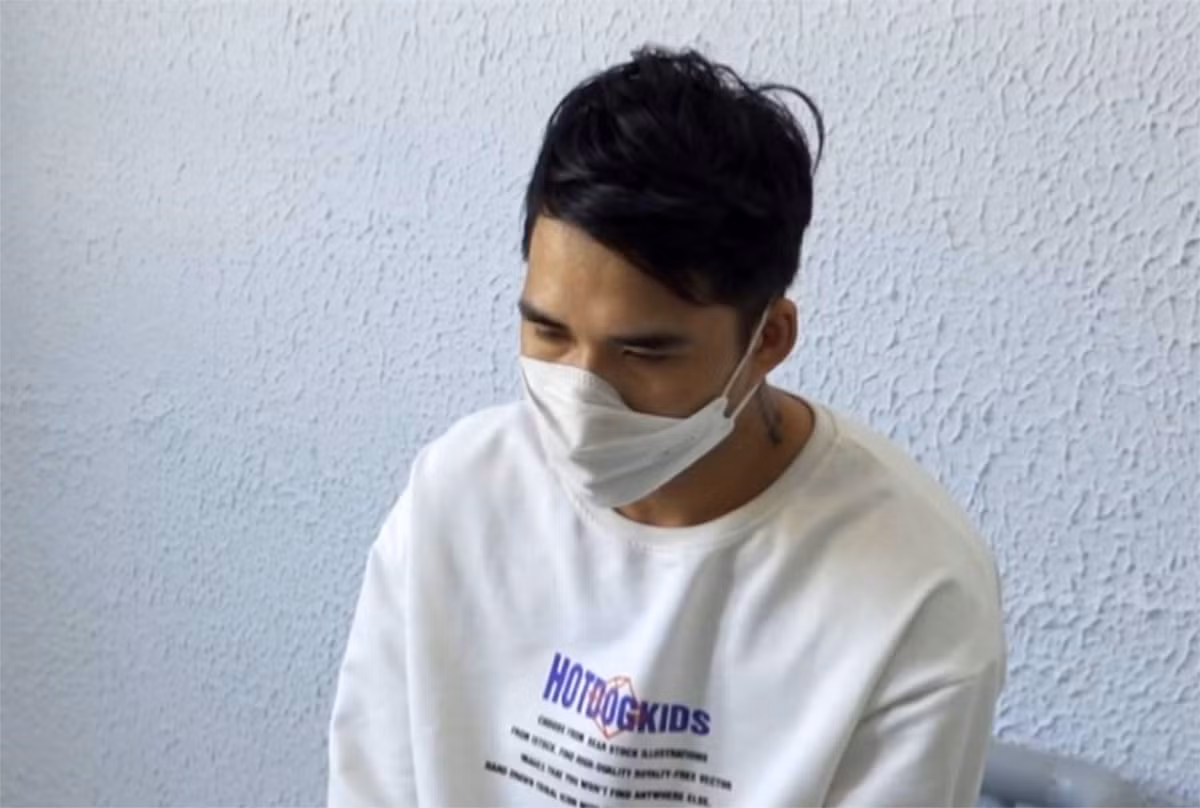 Bắt kẻ bán vé máy bay ảo cho người lao động tại Ả Rập Saudi -0
