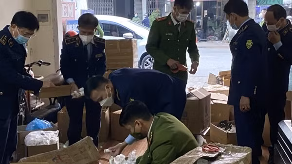Phát hiện cơ sở sản xuất mỹ phẩm giả với quy mô lớn tại Hải Dương