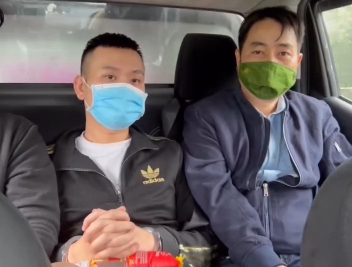Thuê căn hộ cao cấp để tổ chức cho nhiều nam, nữ thanh niên bay lắc -0