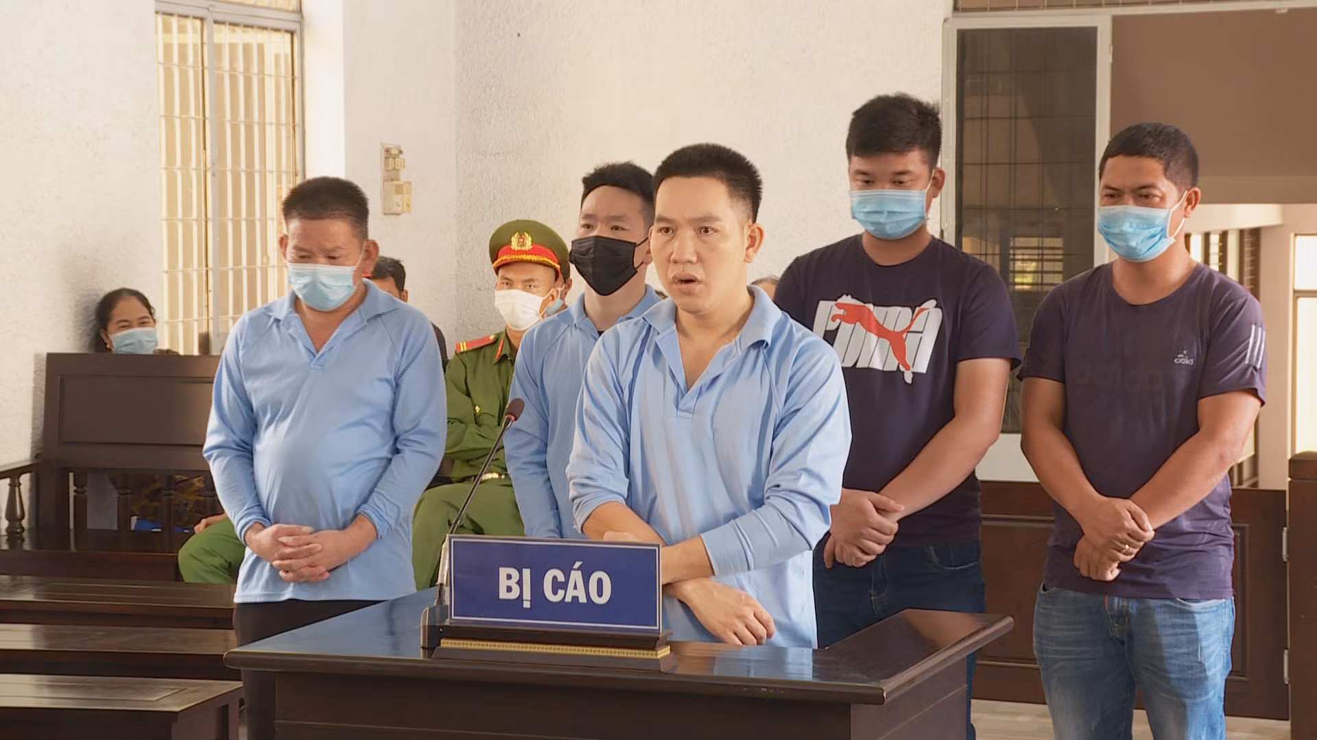 3 anh em ruột lãnh án chỉ vì mâu thuẫn trên bàn chơi bida -0