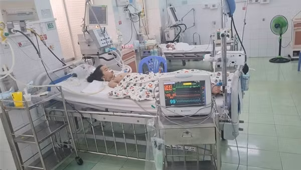 Bé gái 10 tuổi sau mổ viêm ruột thừa bị hôn mê sâu đã tử vong ảnh 2