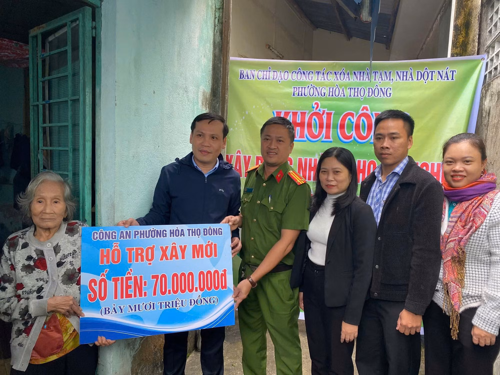 Thắm đậm nghĩa tình với hành động ý nghĩa từ Công an phường Hòa Thọ Đông -2