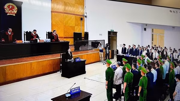 Cựu Chủ tịch FLC Trịnh Văn Quyết ốm nặng, vắng mặt tại Toà