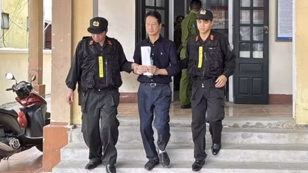 Bắt Phó giám đốc đổ thải sten đồng gây ô nhiễm
