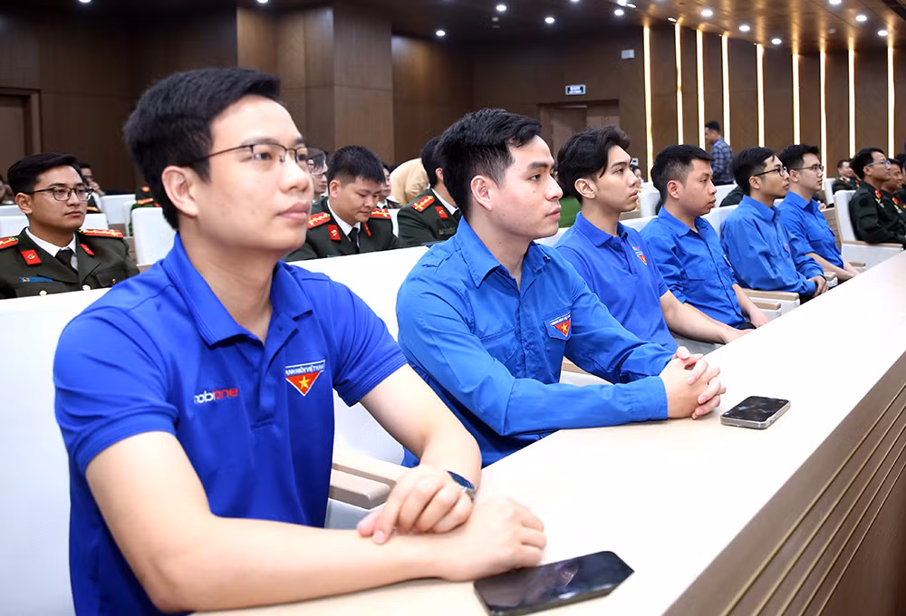 Thanh niên CAND phải có hoài bão và tích cực hành động, góp phần xây dựng lực lượng trưởng thành, lớn mạnh -2