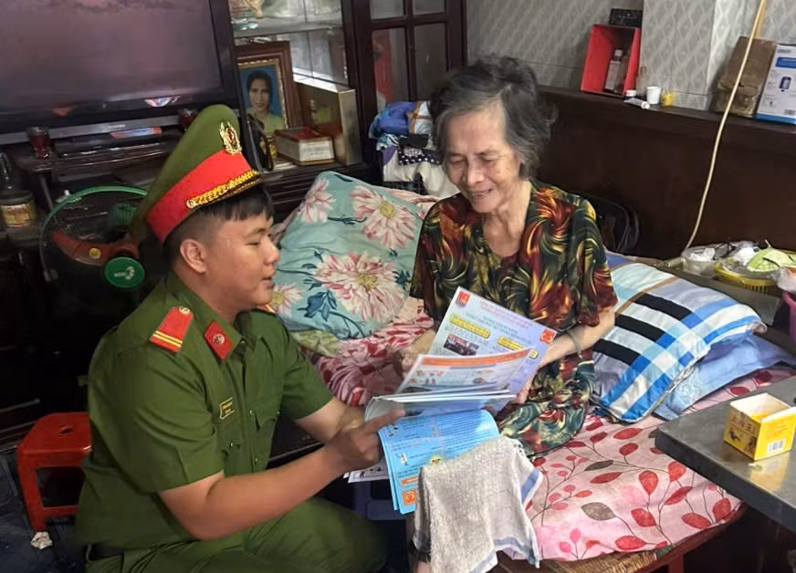 Đến gần 1.000 nhà trọ tuyên truyền công tác PCCC cho từng người -1