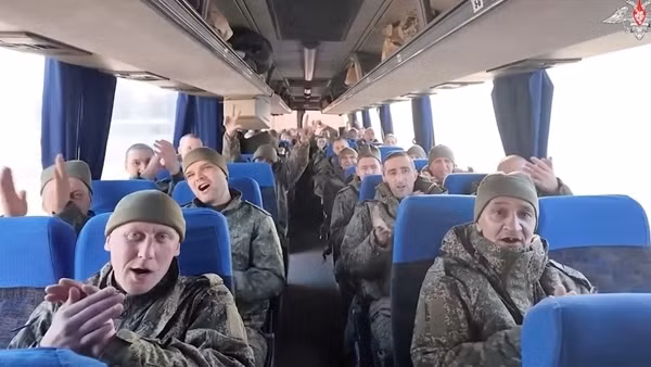 Nga và Ukraine trao đổi tù binh quy mô lớn