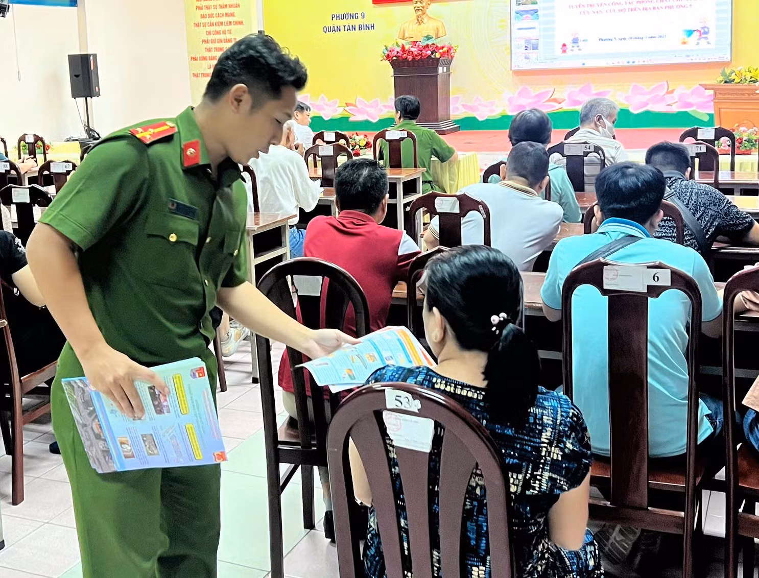 Đến gần 1.000 nhà trọ tuyên truyền công tác PCCC cho từng người -1