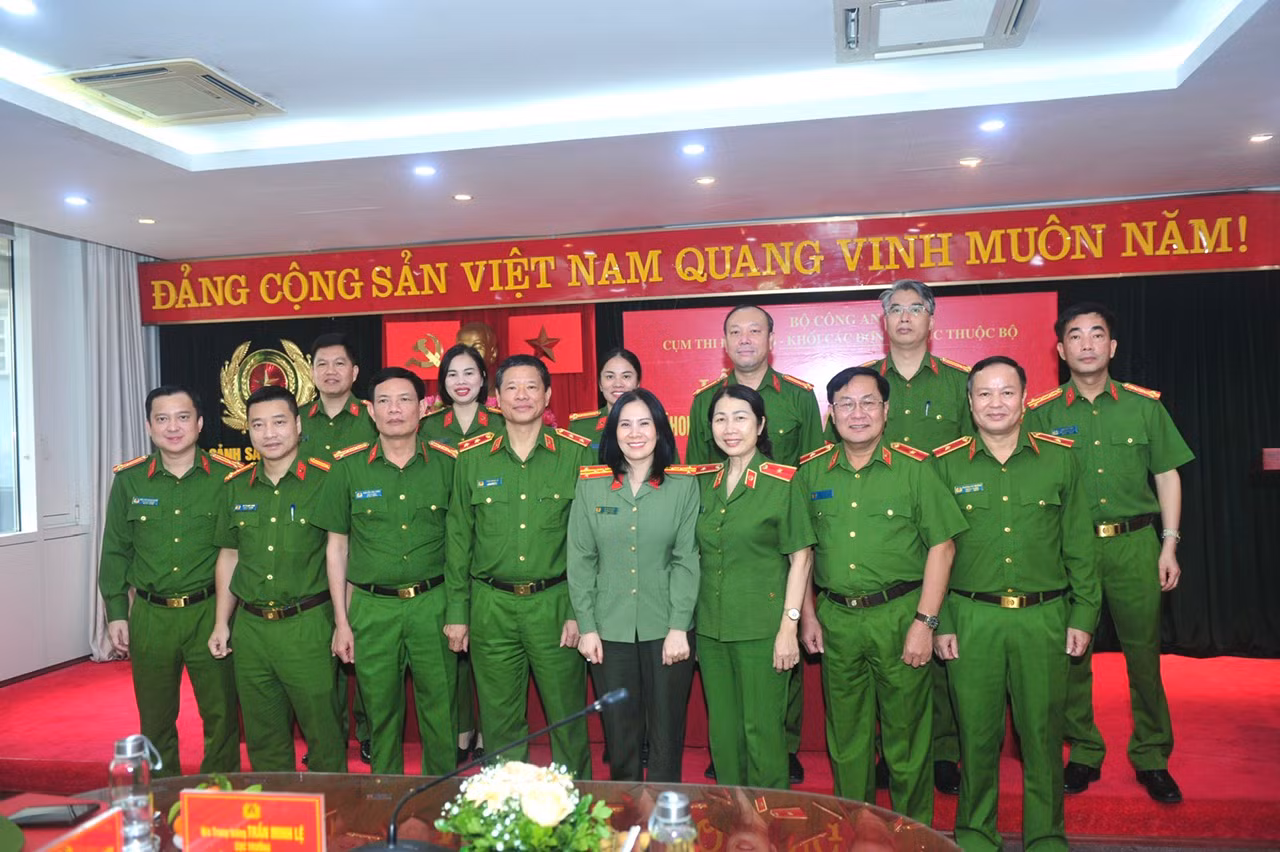 Cụm thi đua số 4 – Khối các đơn vị trực thuộc Bộ Công an ký giao ước thi đua năm 2025 -0