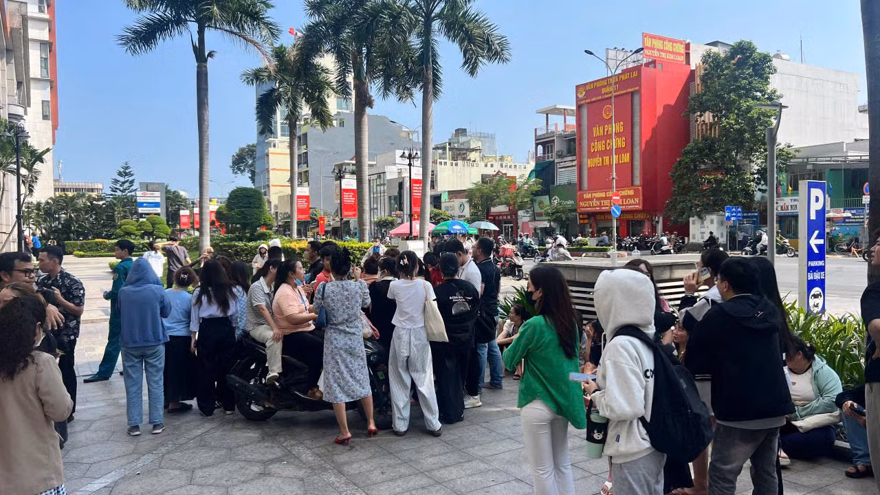 Nhiều người dân ở TP Hồ Chí Minh bất ngờ thấy nhà bị rung lắc -0
