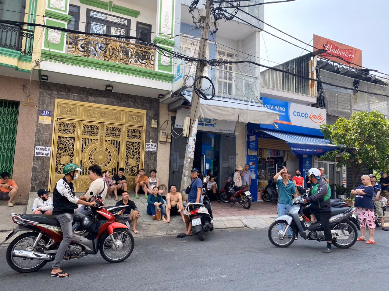 Nhiều người dân ở TP Hồ Chí Minh bất ngờ thấy nhà bị rung lắc -0