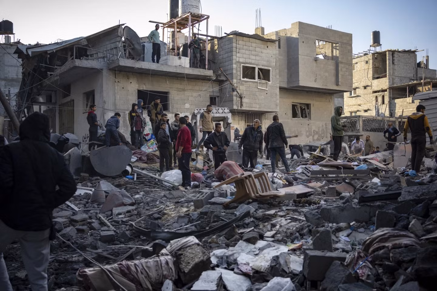 Israel tăng cường tấn công Gaza sau khi nghị quyết LHQ bị Mỹ phủ quyết -0
