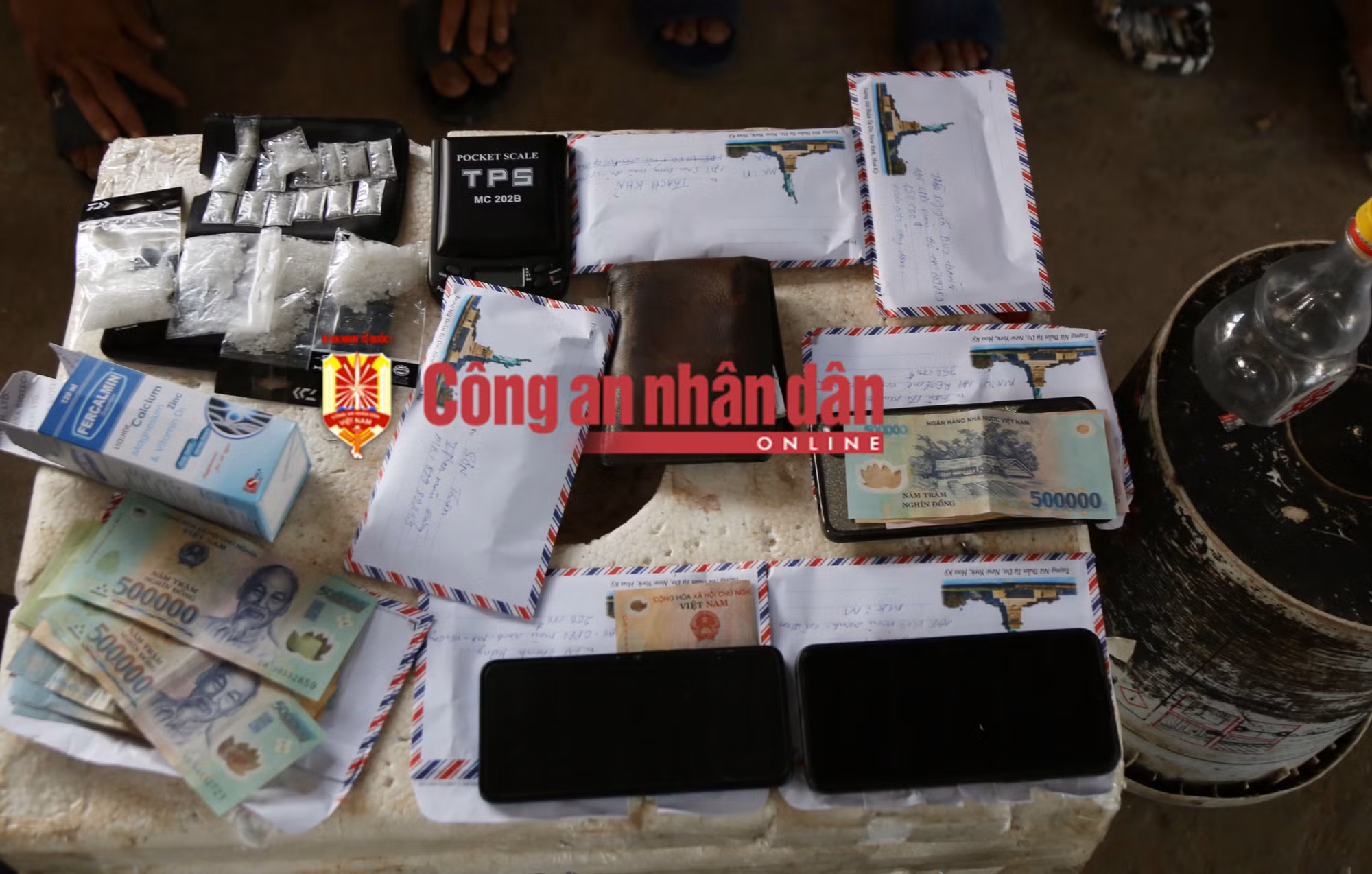 Bắt quả tang 7 đối tượng mua bán, sử dụng 
