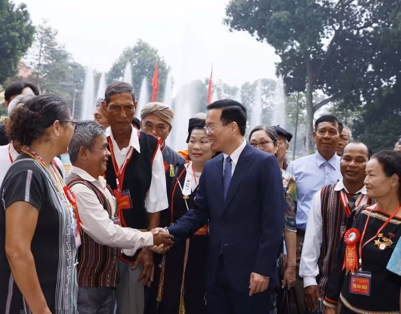 Tôn vinh điển hình tiên tiến là người có uy tín đồng bào dân tộc thiểu số -0