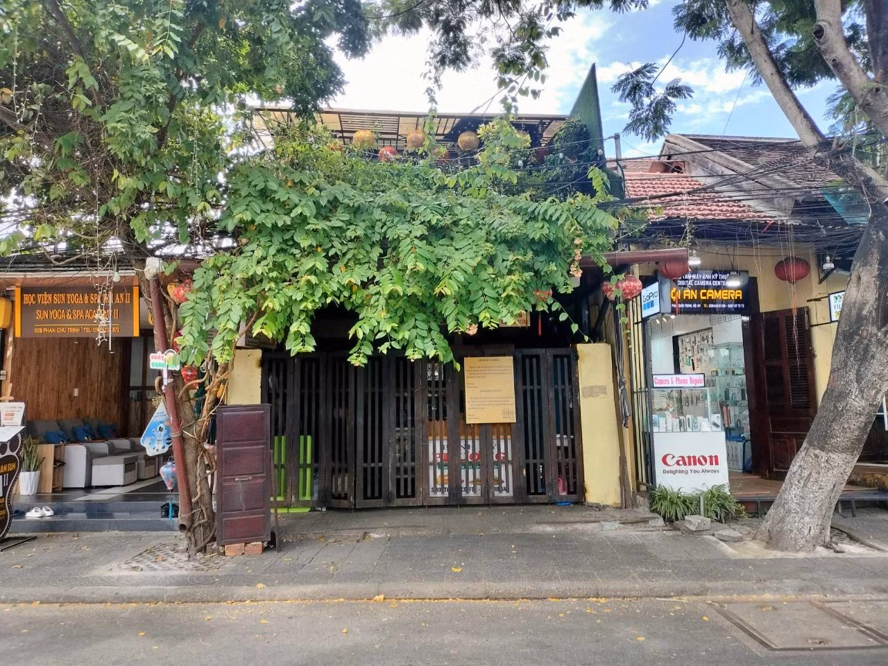 Vì sao bánh mỳ Phượng đang trong thời gian xử phạt, đình chỉ lại “mở cửa” thử nghiệm? -0
