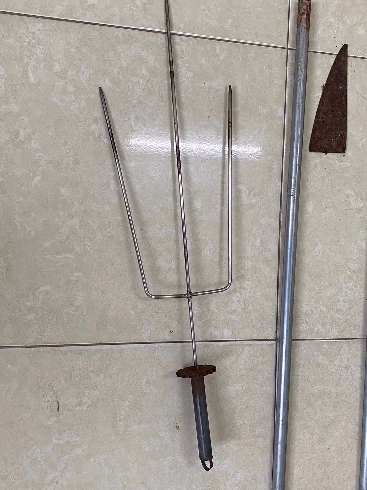 Khởi tố nhóm thanh thiếu niên “trời con” mang hung đuổi đánh nhau -1
