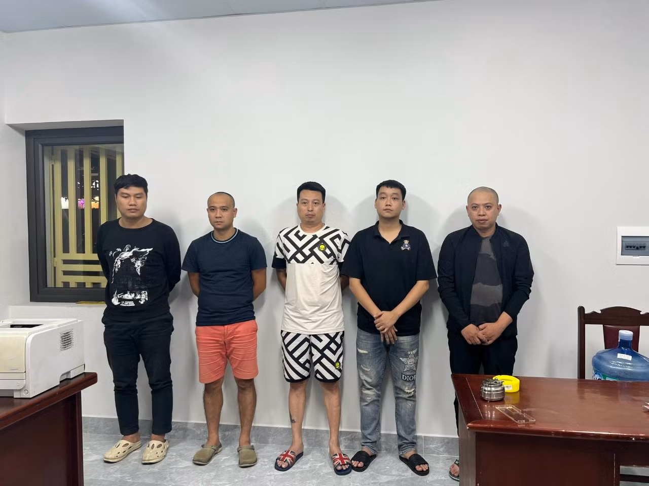 Bộ Công an triệt phá đường dây tín dụng đen trên 80 tỷ đồng và cá độ bóng đá -0