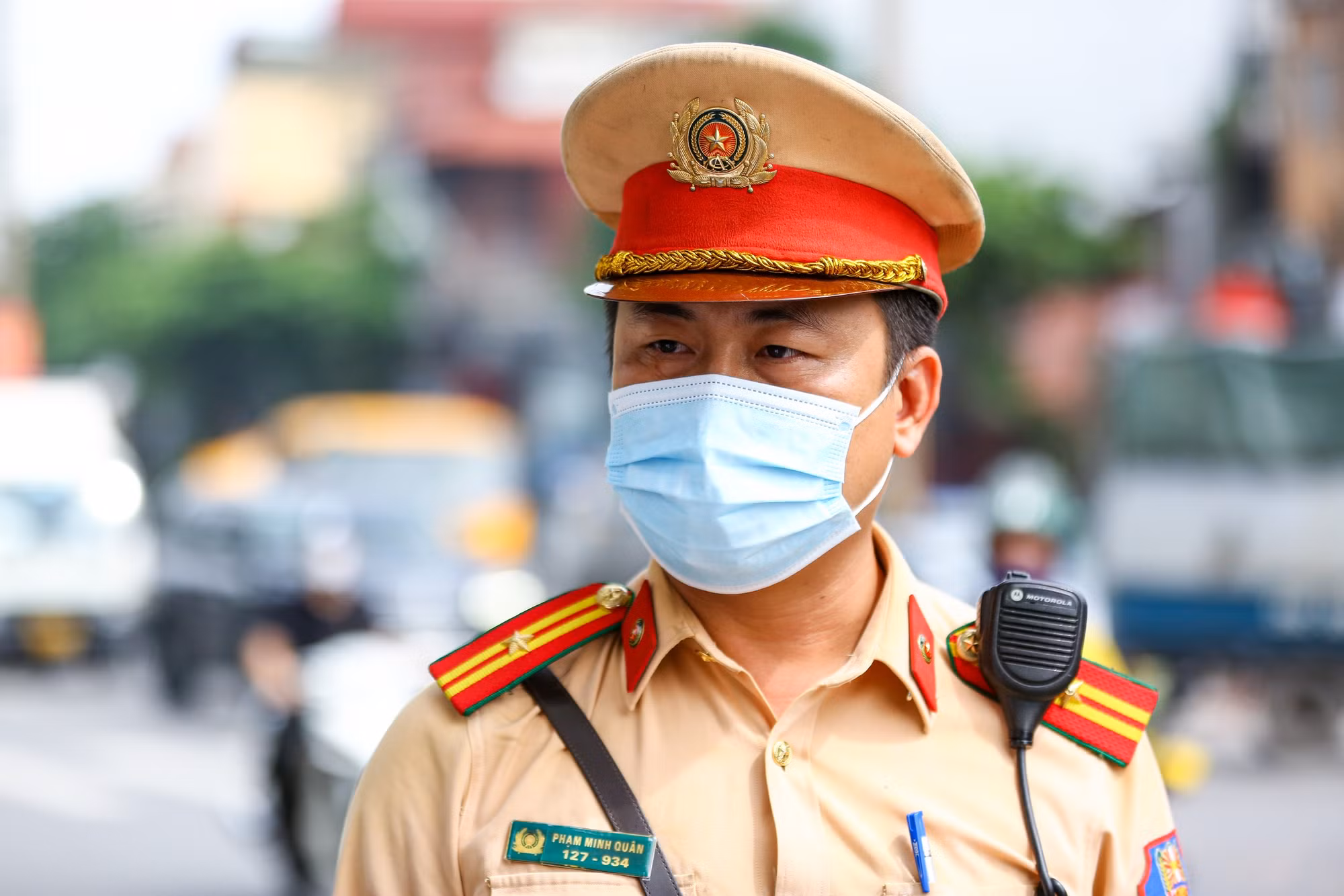CSGT “dẹp loạn” xe khách nơi cửa ngõ phía Nam Thủ đô -0