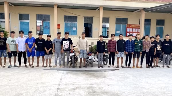 Ngăn chặn 2 nhóm thanh niên sử dụng hung khí hỗn chiến
