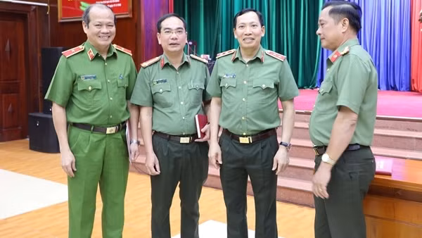 Đảm bảo tính thiết thực, hiệu quả trong trang cấp vũ khí cho Công an các đơn vị, địa phương