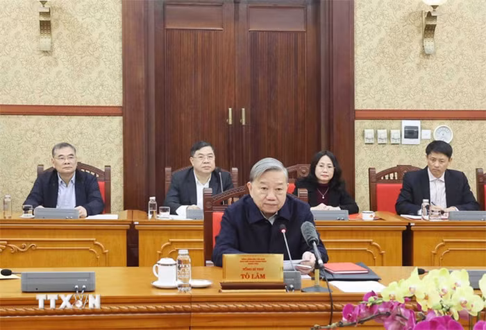 Tổng Bí thư: Bắt tay ngay vào công việc, không để tình trạng ăn Tết kéo dài -0