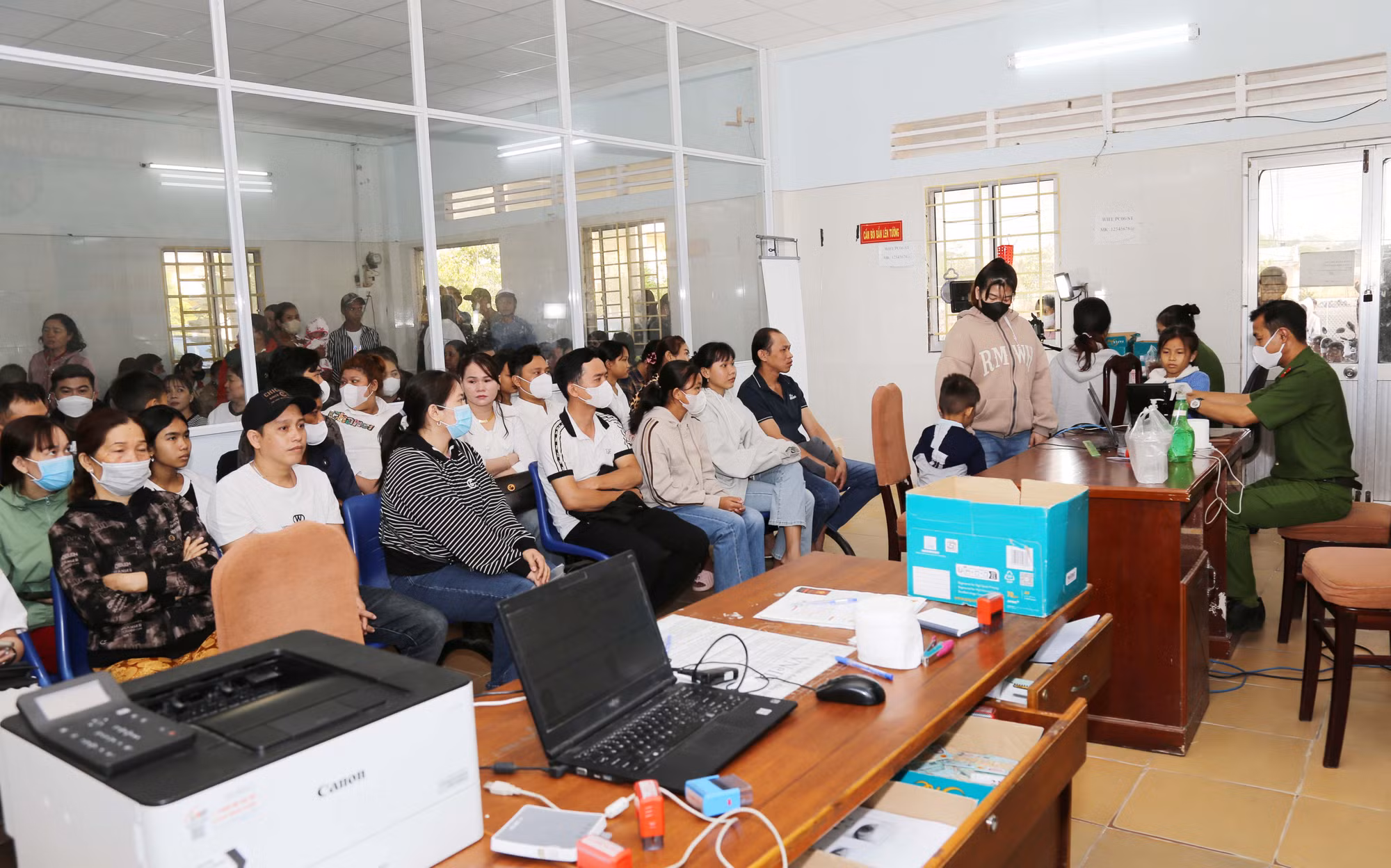 Công an tỉnh Sóc Trăng tạo mọi điều kiện cấp căn cước cho người dân ngày làm việc đầu năm -0