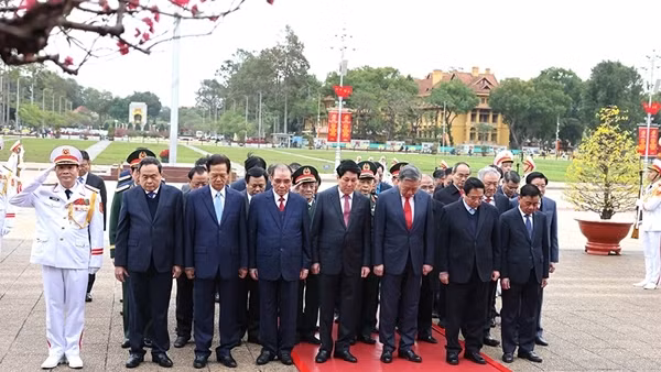 Lãnh đạo Đảng, Nhà nước vào Lăng viếng Bác nhân kỷ niệm 95 năm Ngày thành lập Đảng Cộng sản Việt Nam