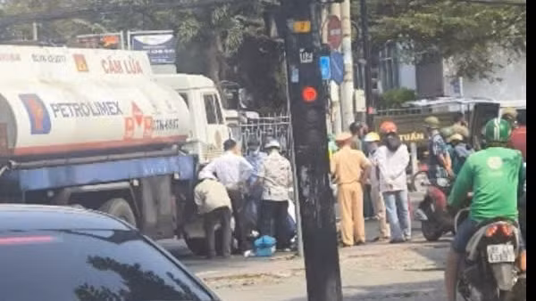 Người phụ nữ tử vong sau va chạm với xe bồn chở xăng