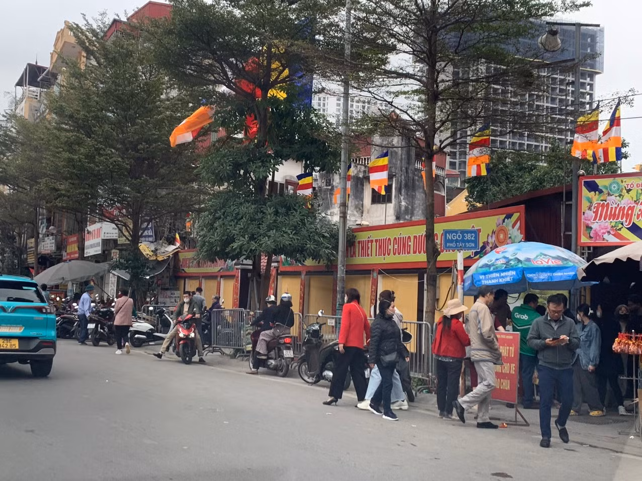 “Chặt chém” ngày Tết,&nbsp;lợi trước mắt, hại dài lâu -0