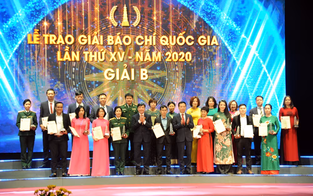 Tôn vinh những tác phẩm báo chí xuất sắc -0