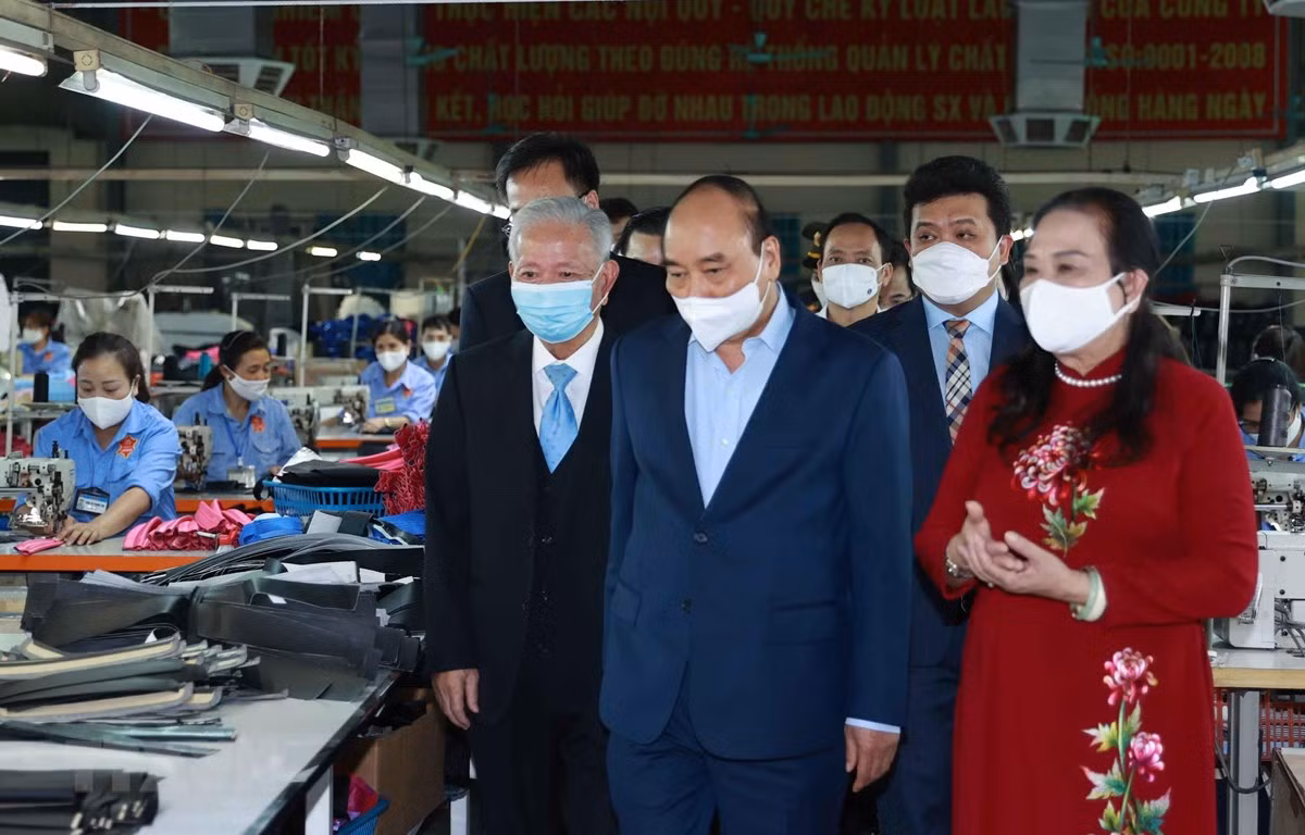 Chủ tịch nước thăm doanh nghiệp tiêu biểu do người cao tuổi quản lý -0