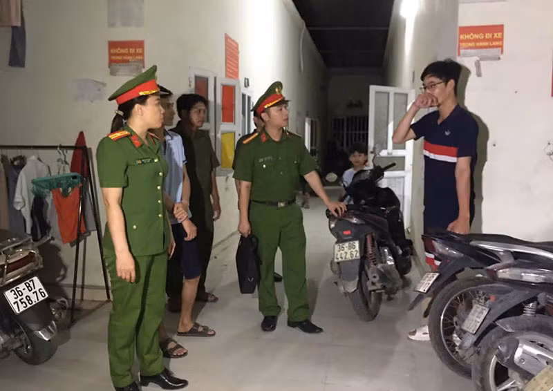 tuan-tra-2.jpg -0