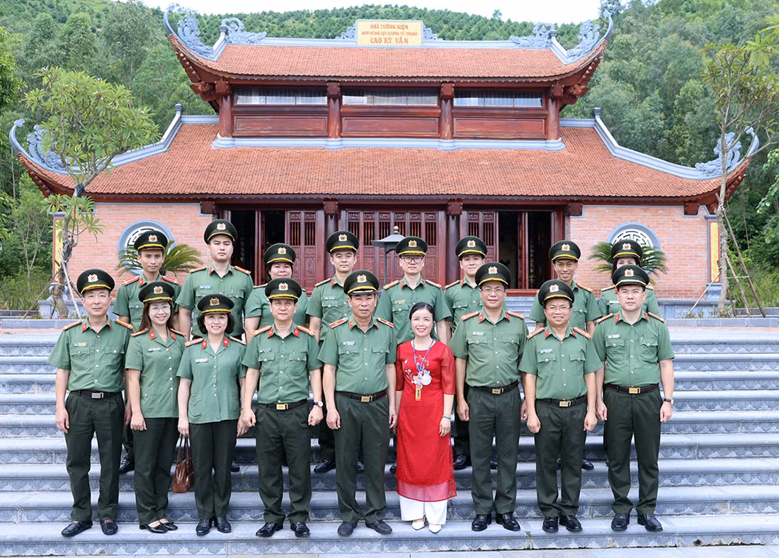Cụm thi đua số 8 báo công dâng Bác -0