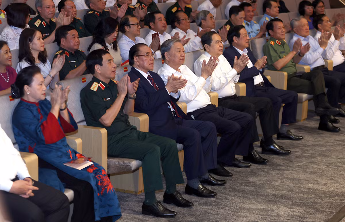 Tổng Bí thư Tô Lâm dự gặp mặt giữa Bộ Quốc phòng, Bộ Công an và Bộ Ngoại giao -0