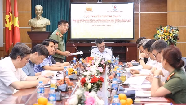 Khơi dậy niềm tin, sự đồng hành của nhân dân trong sự nghiệp bảo vệ an ninh Tổ quốc