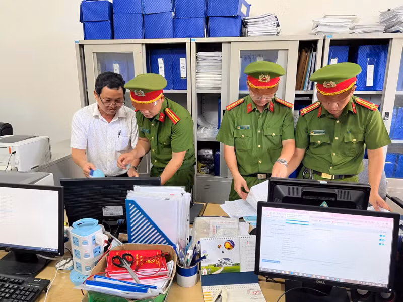 Khởi tố nguyên Chi cục trưởng và Phó Chi cục trưởng Chi cục thủy sản Huế -0