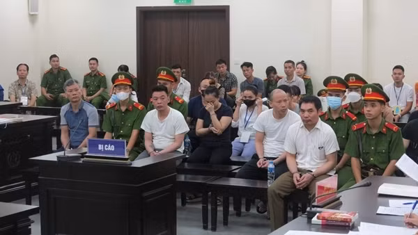 Rút trộm hàng chục tỷ đồng qua máy POS, nhóm “liên minh ma quỷ công nghệ cao” lĩnh án nặng