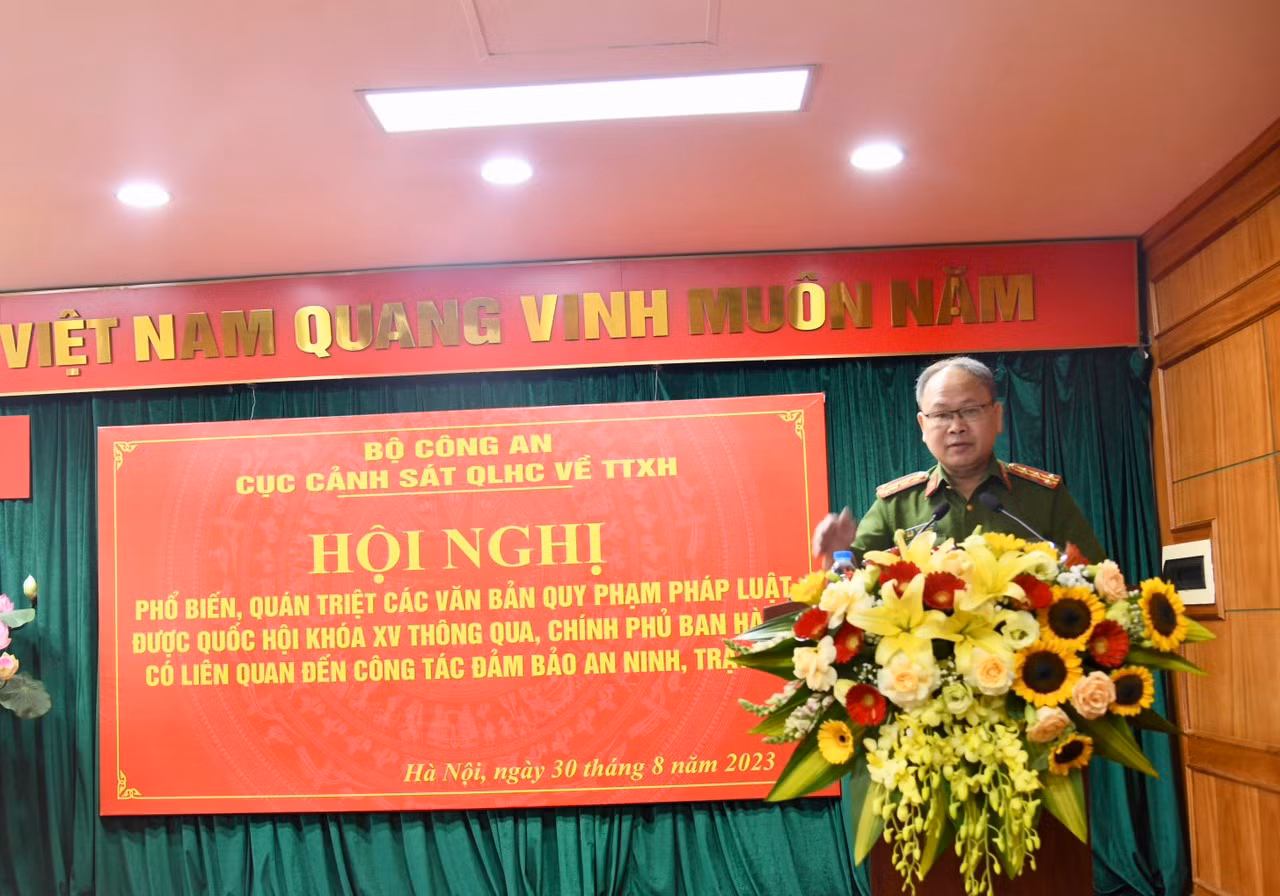 Phổ biến, quán triệt các văn bản quy phạm pháp luật liên quan đến công tác đảm bảo an ninh, trật tự -0