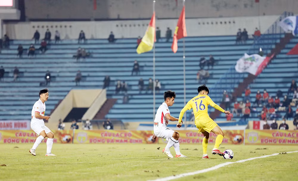 Nghịch lý bóng đá Nam Định -0