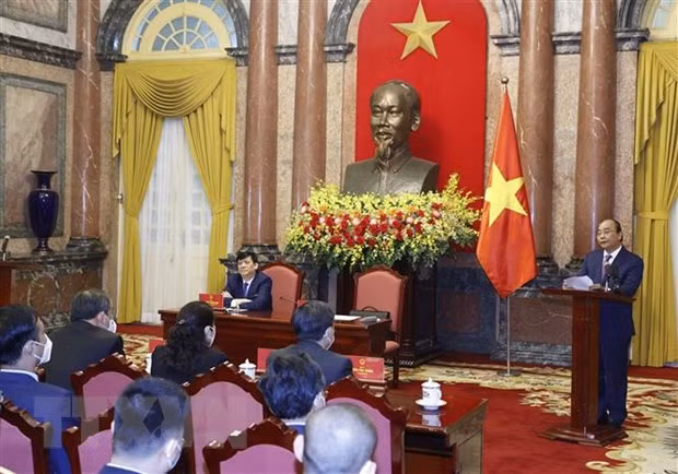 Nhiều 
