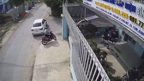 Đi tìm ba lô bị trộm, phát hiện kẻ gian cùng xe máy vừa đánh cắp ảnh 4