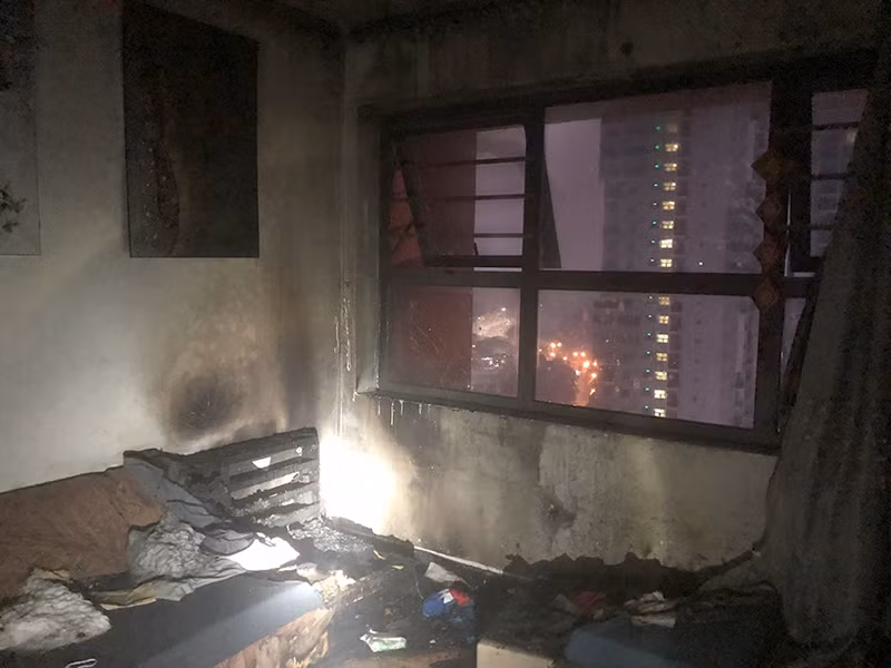 Cứu thoát 3 người trong đám cháy tại Chung cư Gamuda The One Residence -0