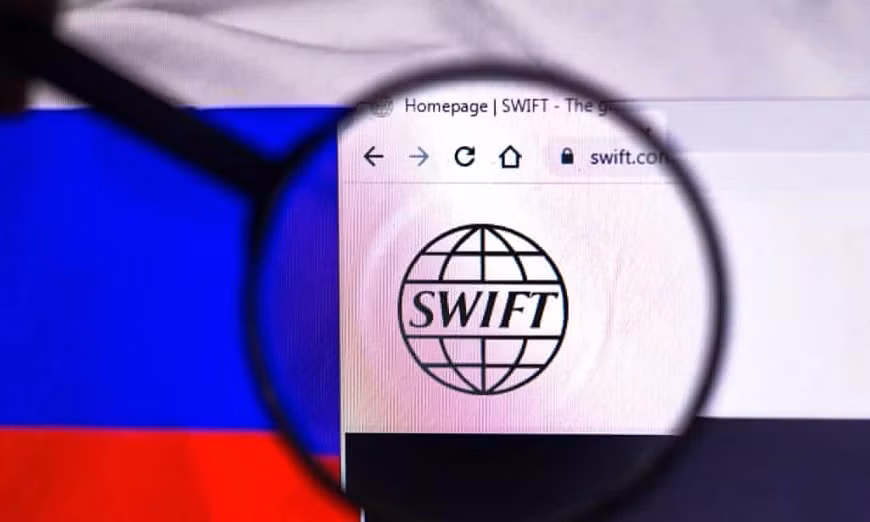 Quyết định loại Nga khỏi SWIFT “phủ bóng” nền kinh tế thế giới -0