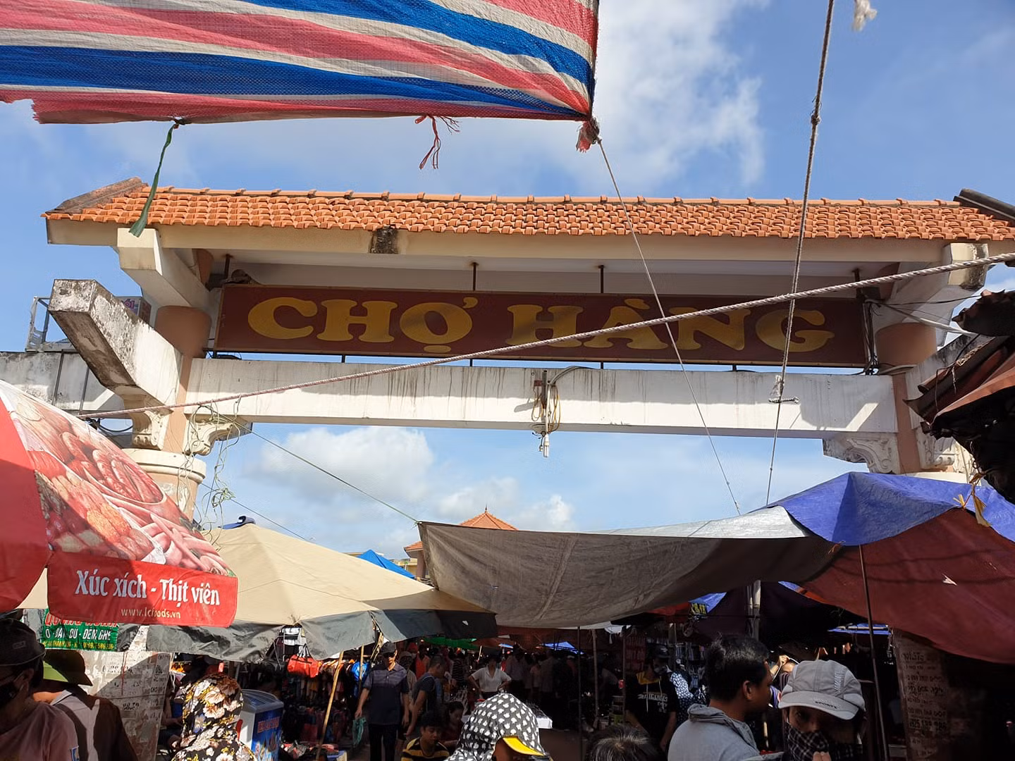 Nào đi chơi phố Chợ Hàng -0