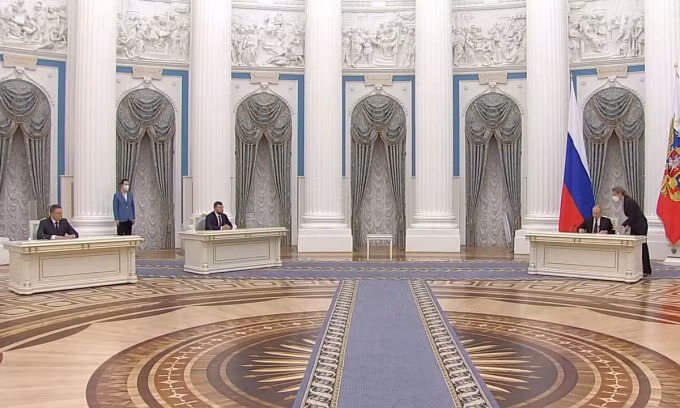 Tổng thống Putin công nhận độc lập 2 vùng ly khai Ukraine -0